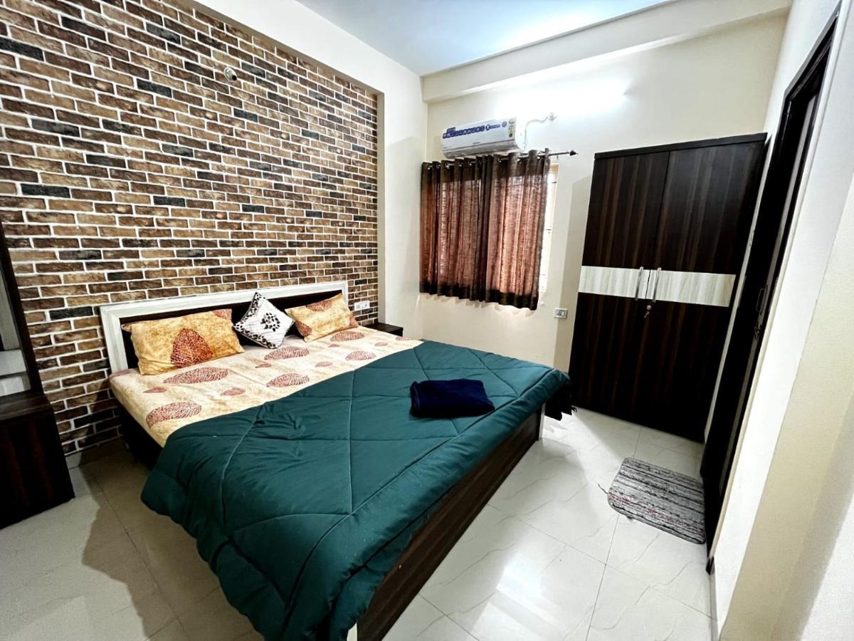 Staeg Heart Of City 2Bhk - 201 Indaur Kültér fotó