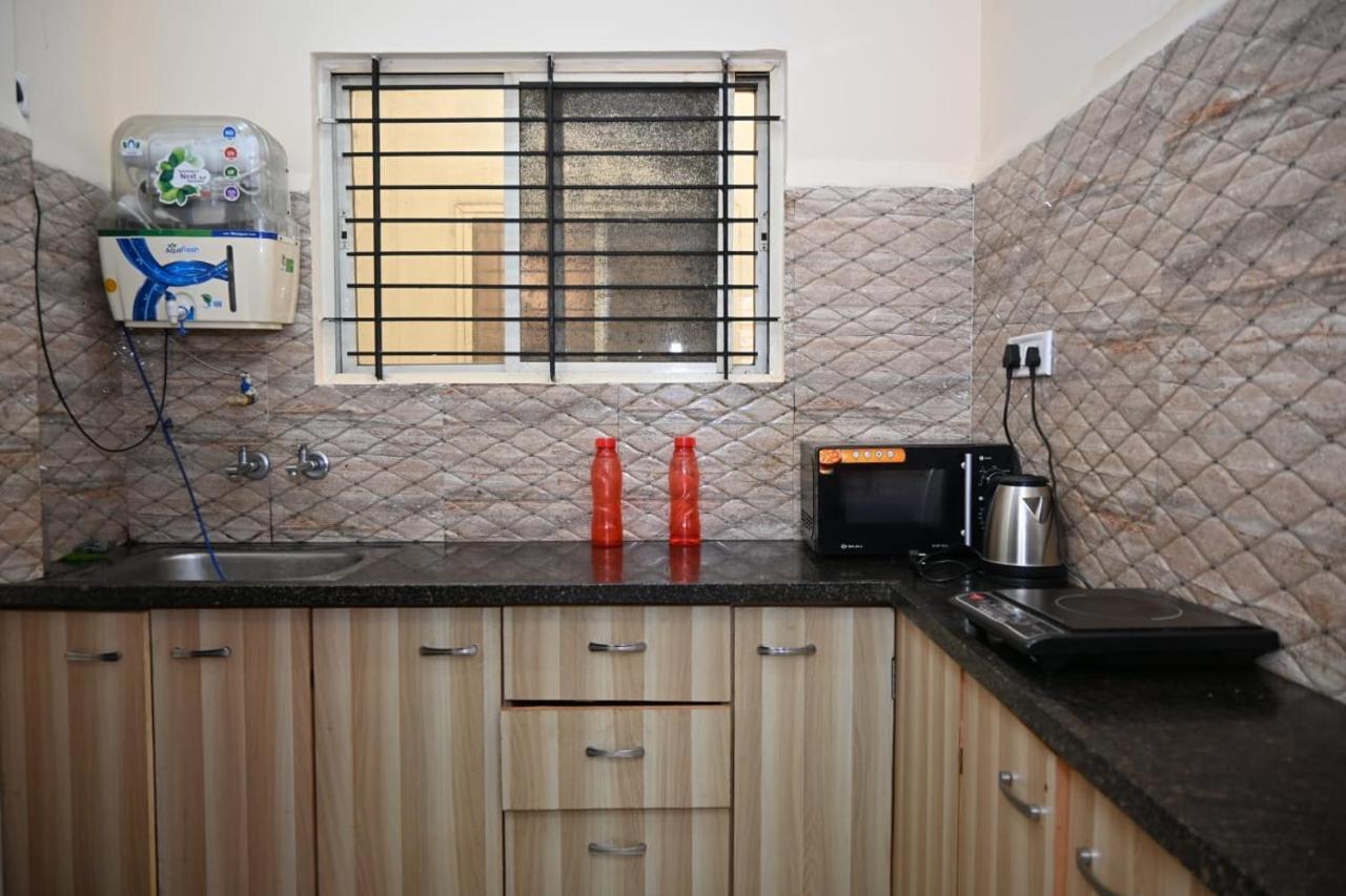 Staeg Heart Of City 2Bhk - 201 Indaur Kültér fotó